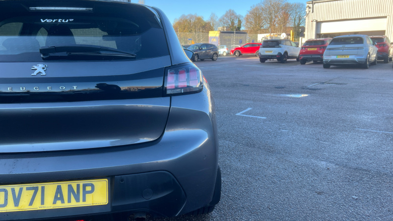 Peugeot 208 1.2 PureTech 100 Active Premium 5dr Petrol Hatchback